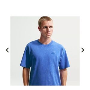 Nike Men's Blue Sportswear Color Washed Graphic T-Shirt